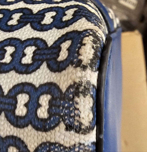 Tory Burch Gemini Link With Gold Chain Straps Blue and Cream Patterned Tote - Picture 15 of 16